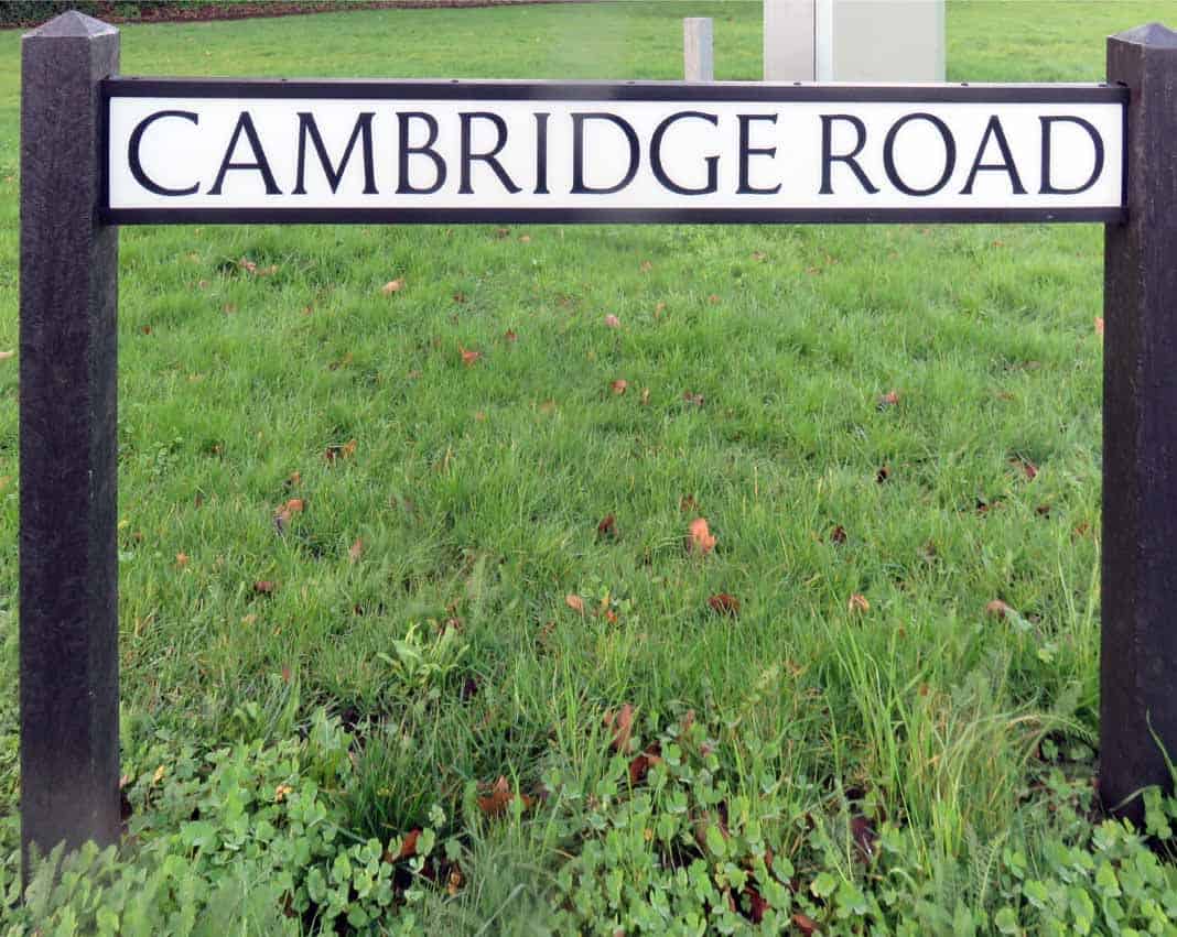 2 bedroom terraced house for sale in Cambridge Road