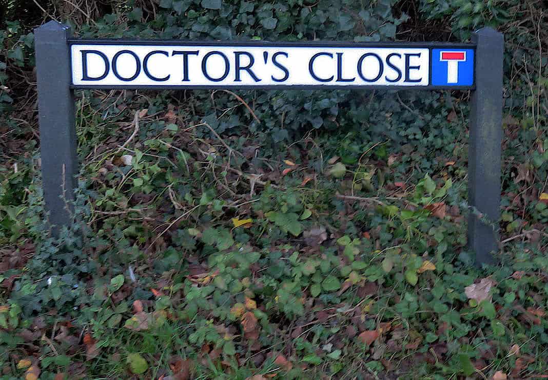 4 bedroom detached house to rent in Doctors Close